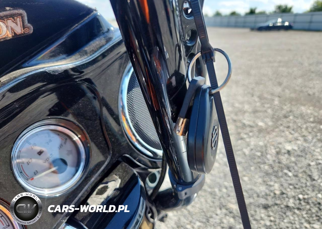 2015 Harley-Davidson Flhxs Street Glide Special VIN:1HD1KRM16FB613970 - 8