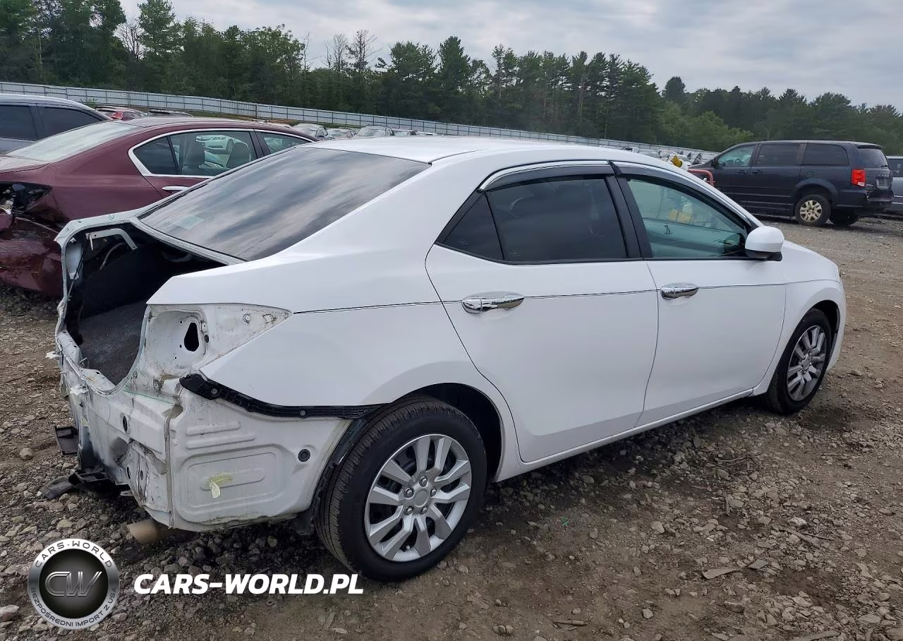 2017 Toyota Corolla Le VIN:2T1BURHE4HC908969 - 3