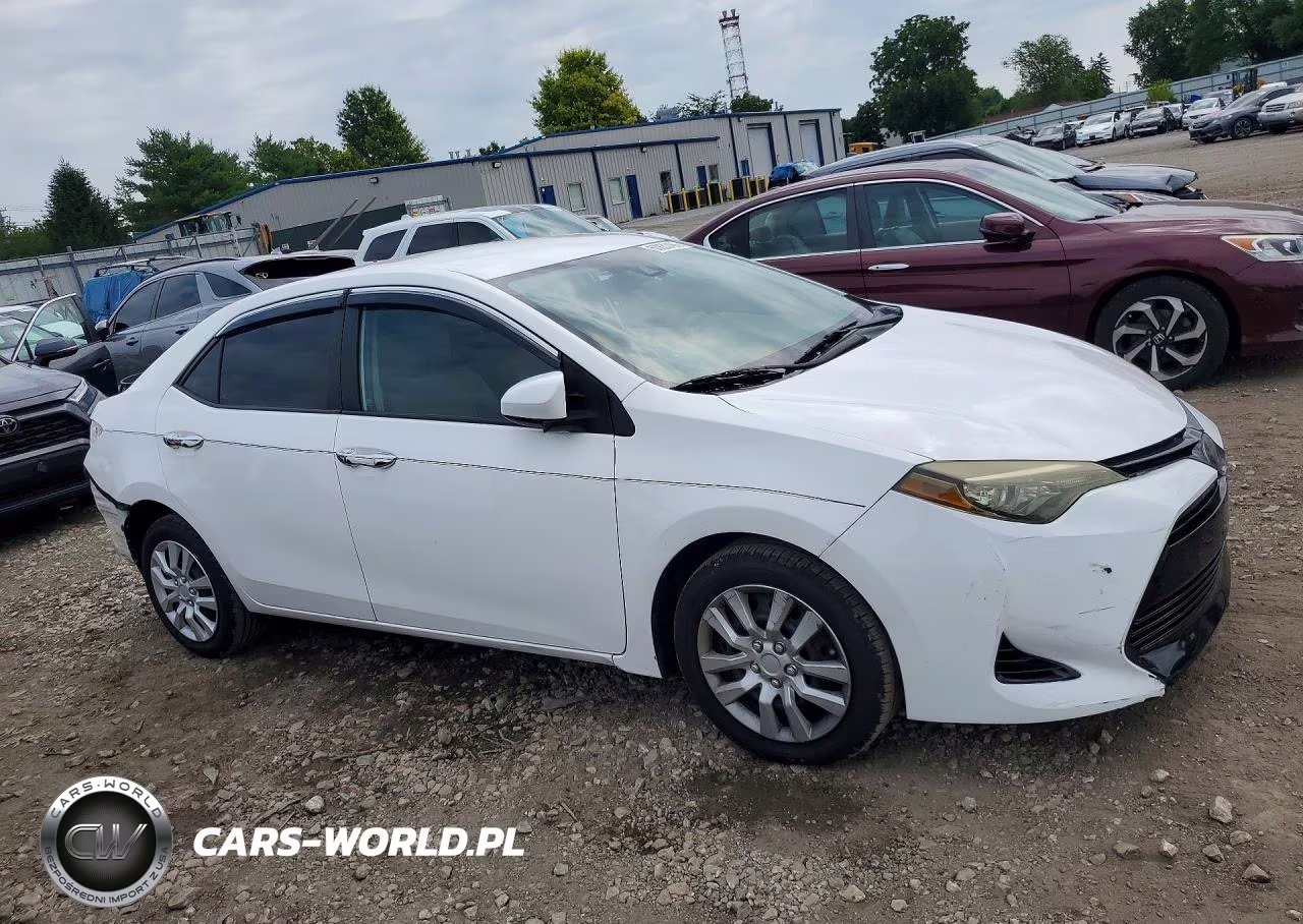 2017 Toyota Corolla Le VIN:2T1BURHE4HC908969 - 4