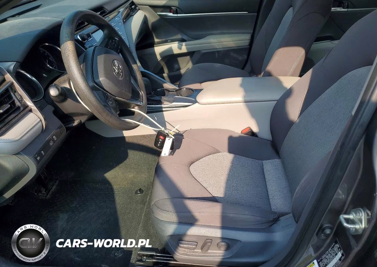 2019 Toyota Camry Le VIN:4T1B11HK2KU276401 - 7