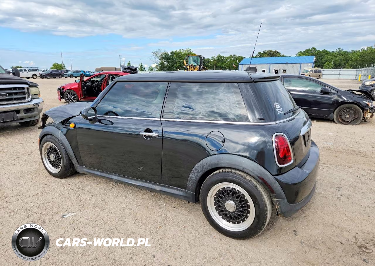 2011 Mini Cooper VIN:WMWSU3C52BT098193 - 2