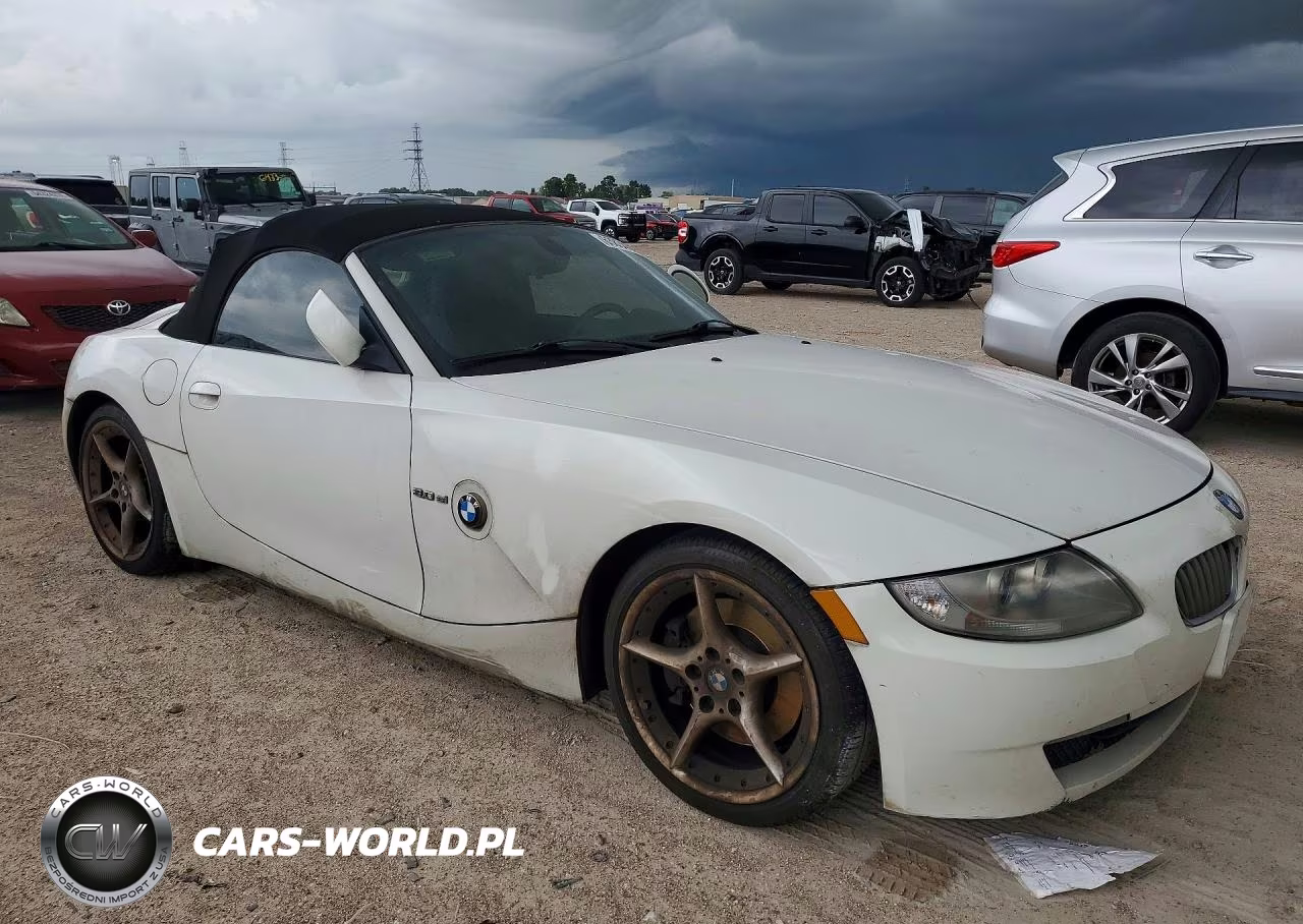 2007 BMW Z4 3.0Si VIN:4USBU53507LX03683 - 4