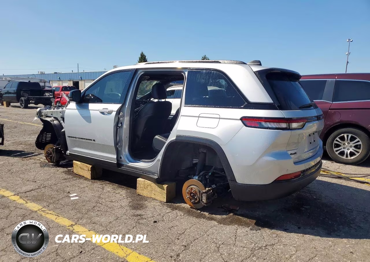 2023 Jeep Grand Cherokee Laredo VIN:1C4RJHAG2PC579919 - 2