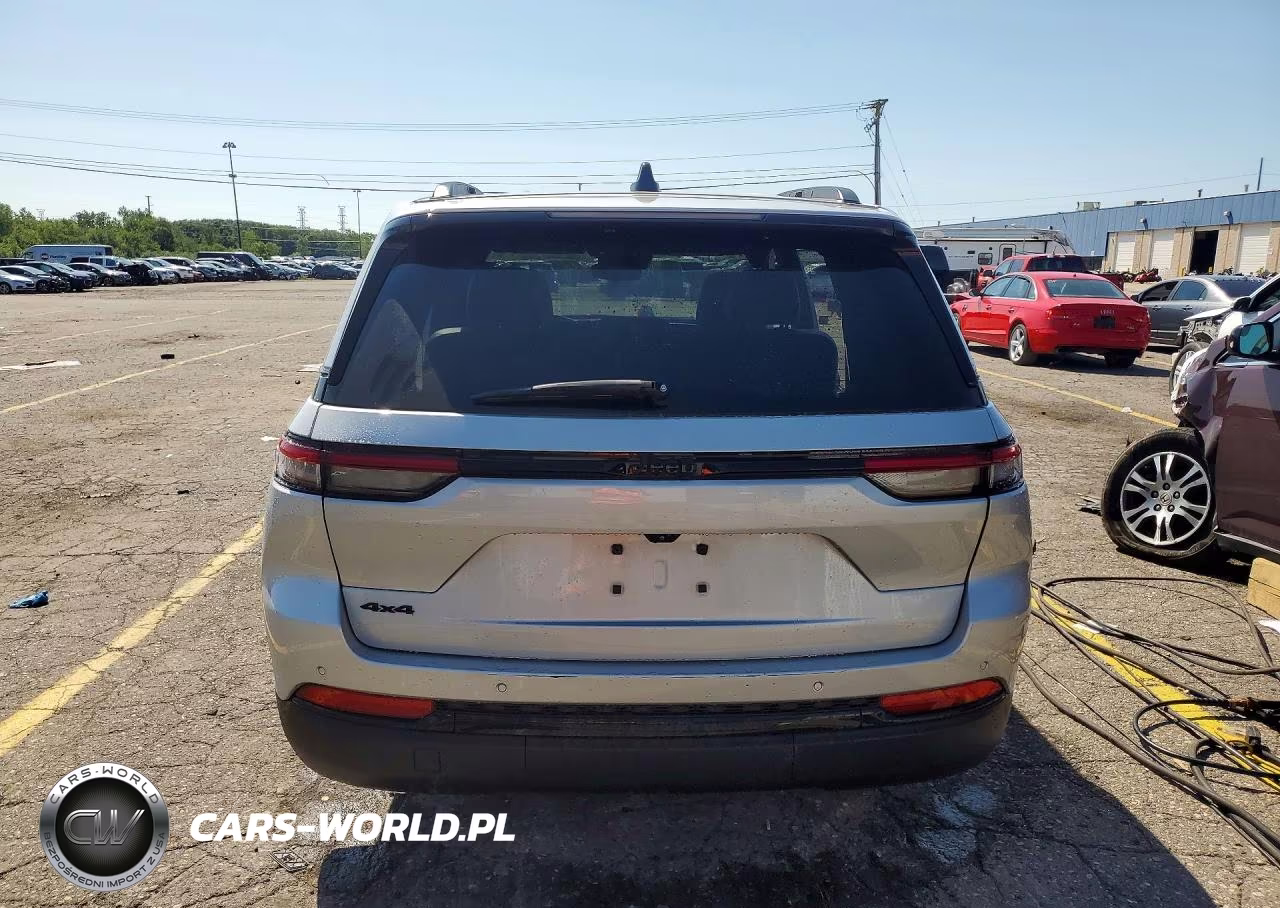 2023 Jeep Grand Cherokee Laredo VIN:1C4RJHAG2PC579919 - 6