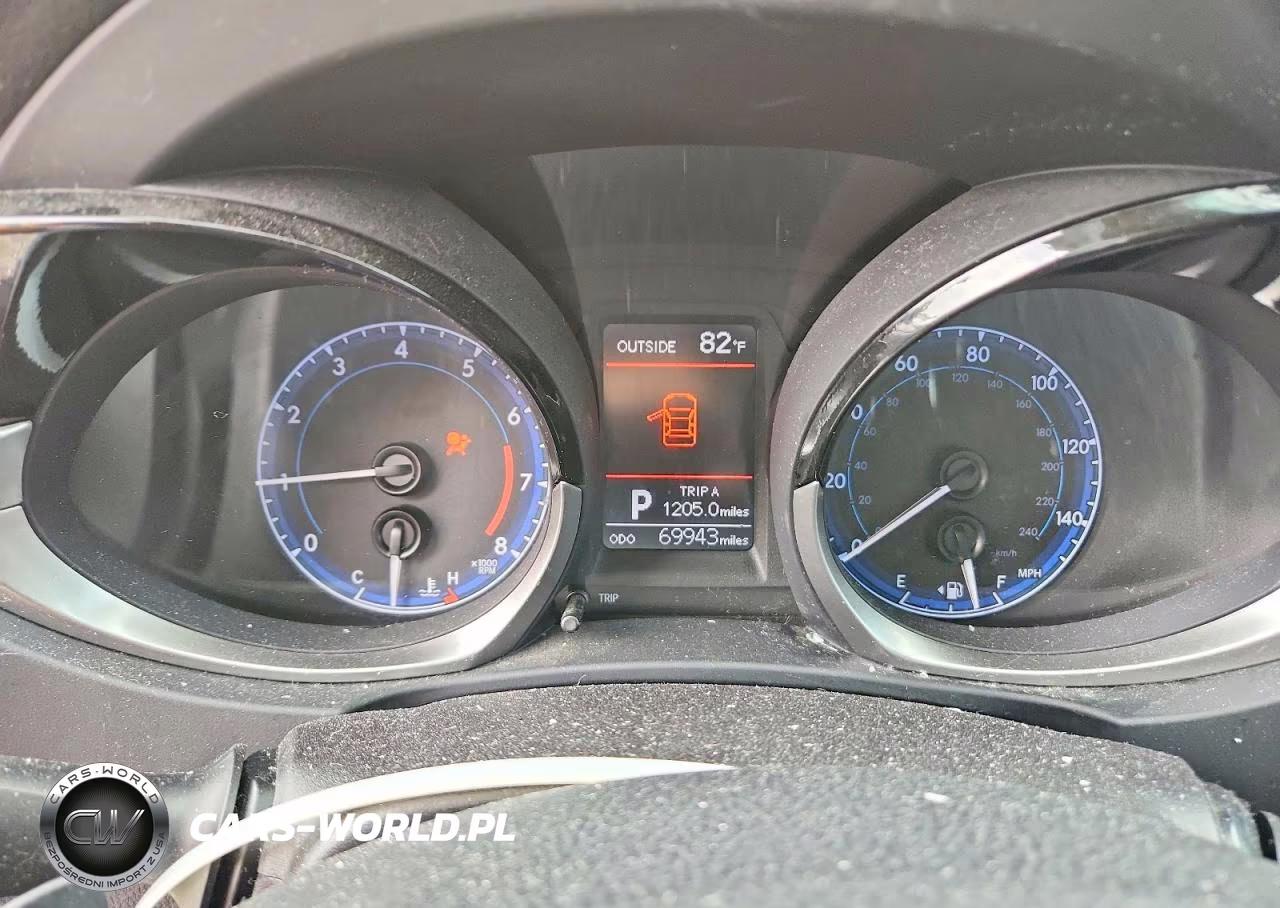 2016 Toyota Corolla S Plus VIN:2T1BURHE9GC582486 - 9