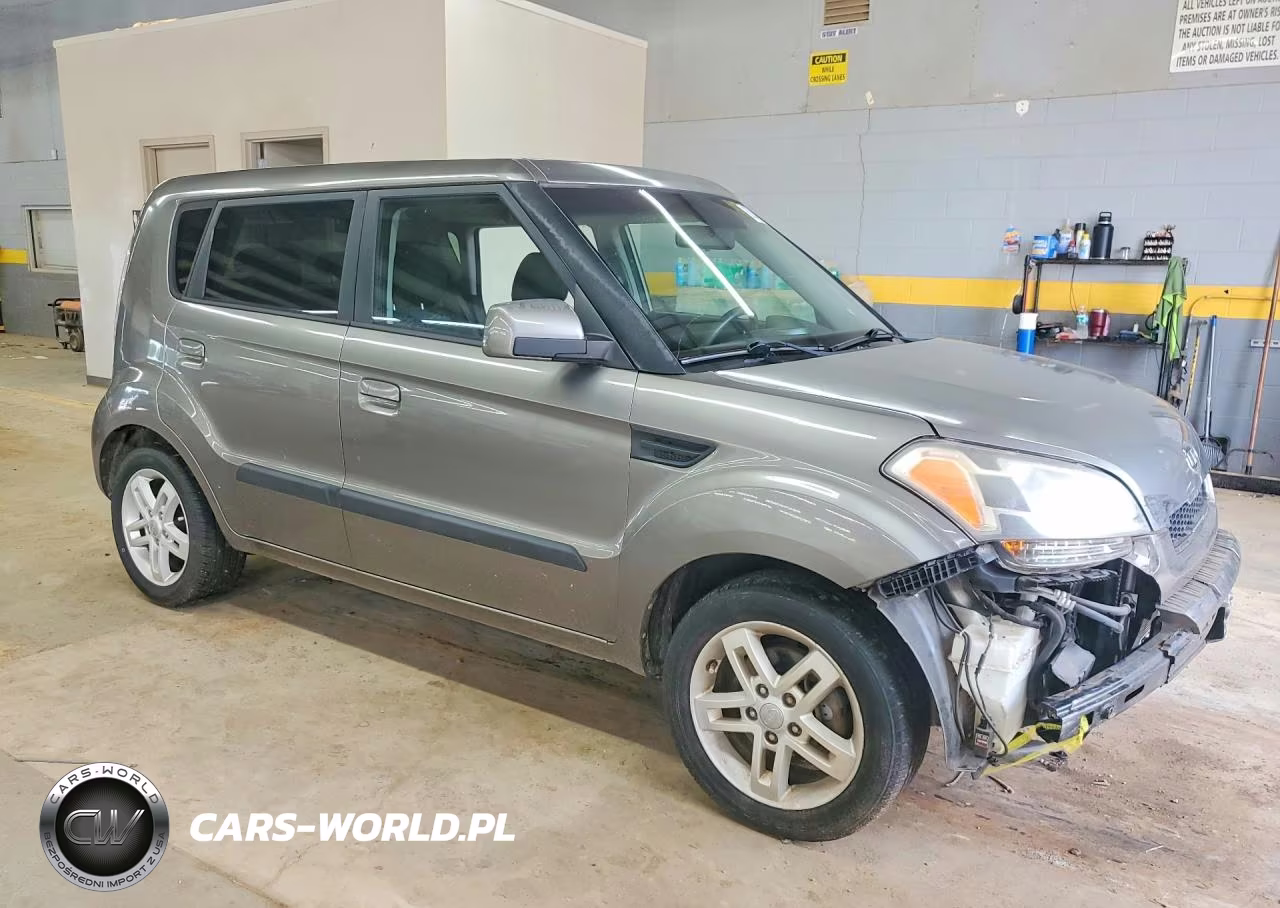 2010 Kia Soul + VIN:KNDJT2A29A7155887 - 4