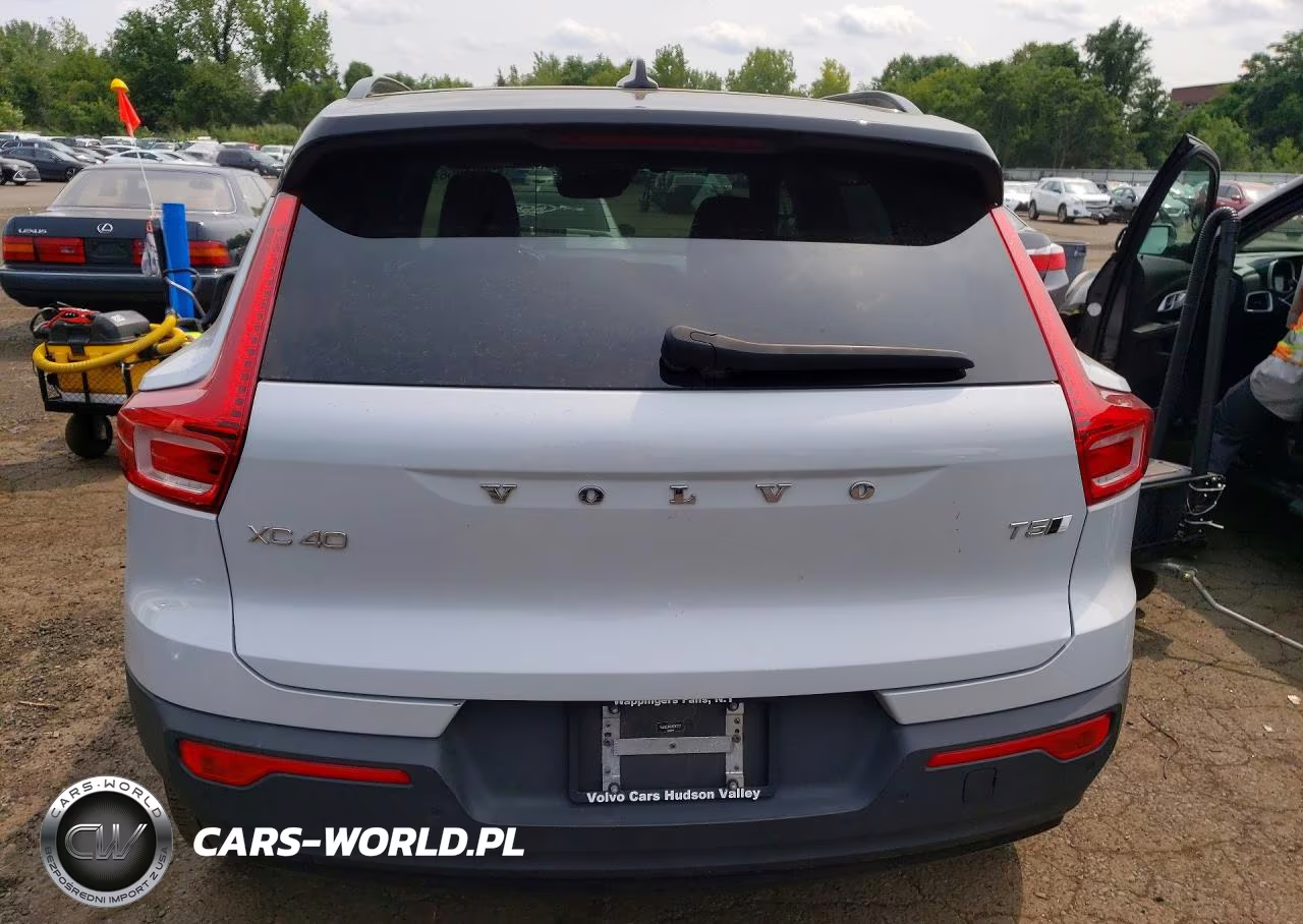 2021 Volvo Xc40 T5 R-Design VIN:YV4162UM0M2542721 - 6