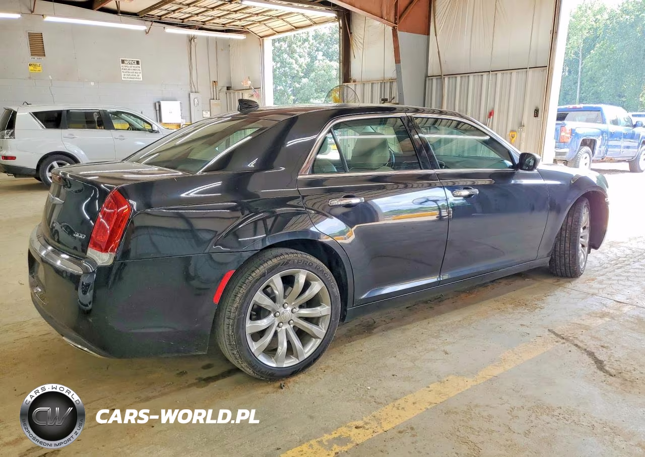 2019 Chrysler 300 Limited VIN:2C3CCAEG9KH528607 - 3