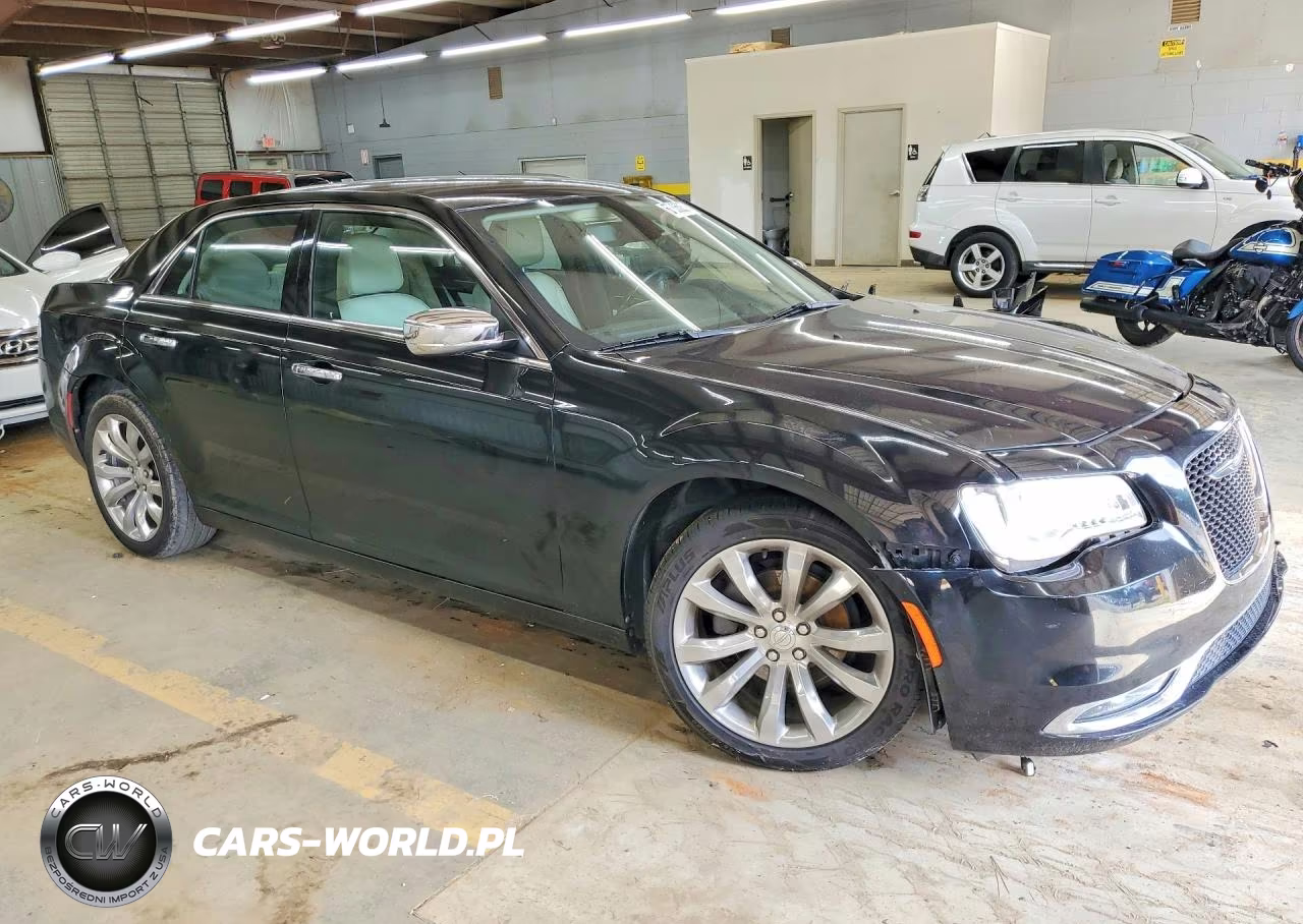 2019 Chrysler 300 Limited VIN:2C3CCAEG9KH528607 - 4