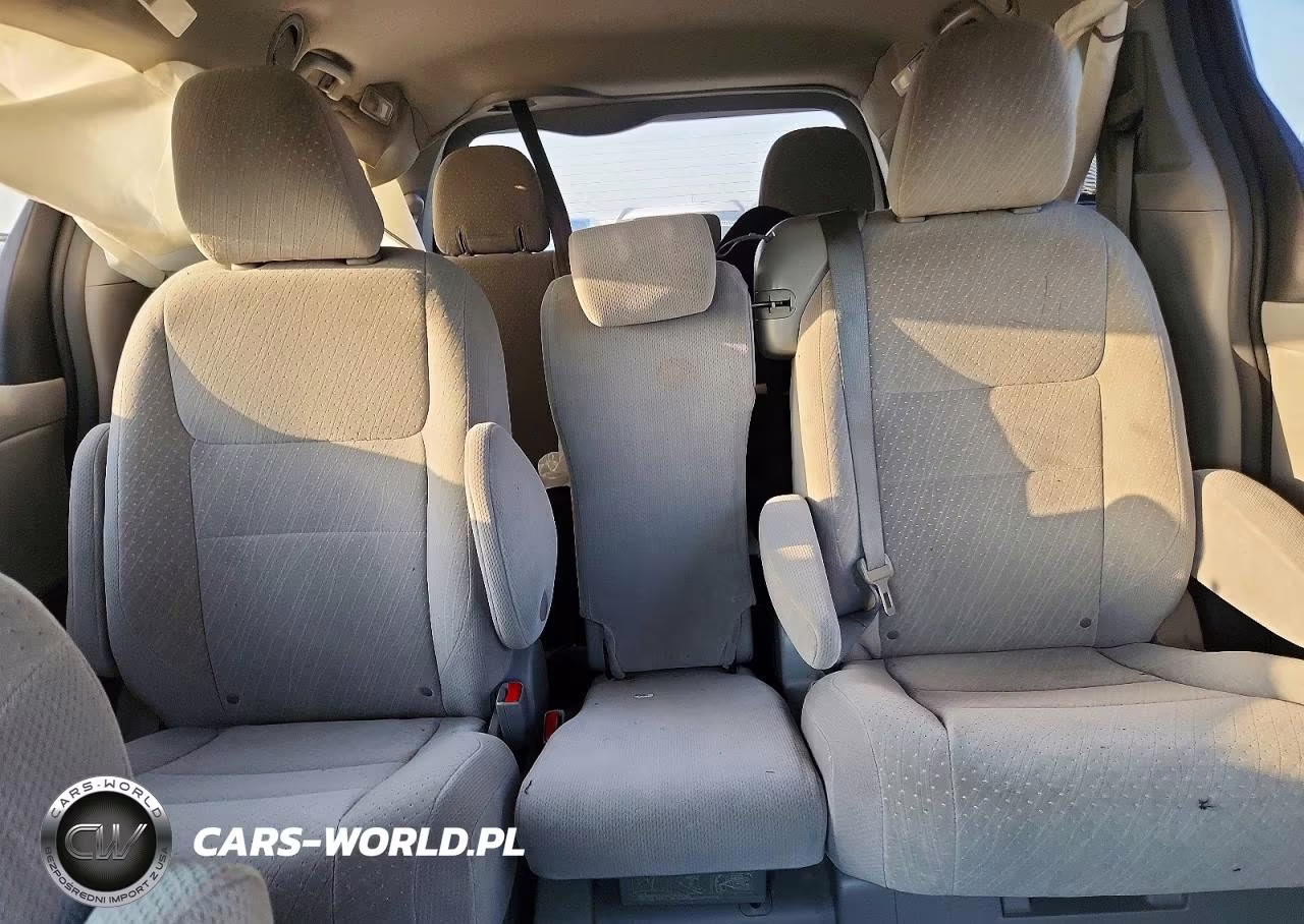 2019 Toyota Sienna Le VIN:5TDKZ3DC5KS008471 - 10