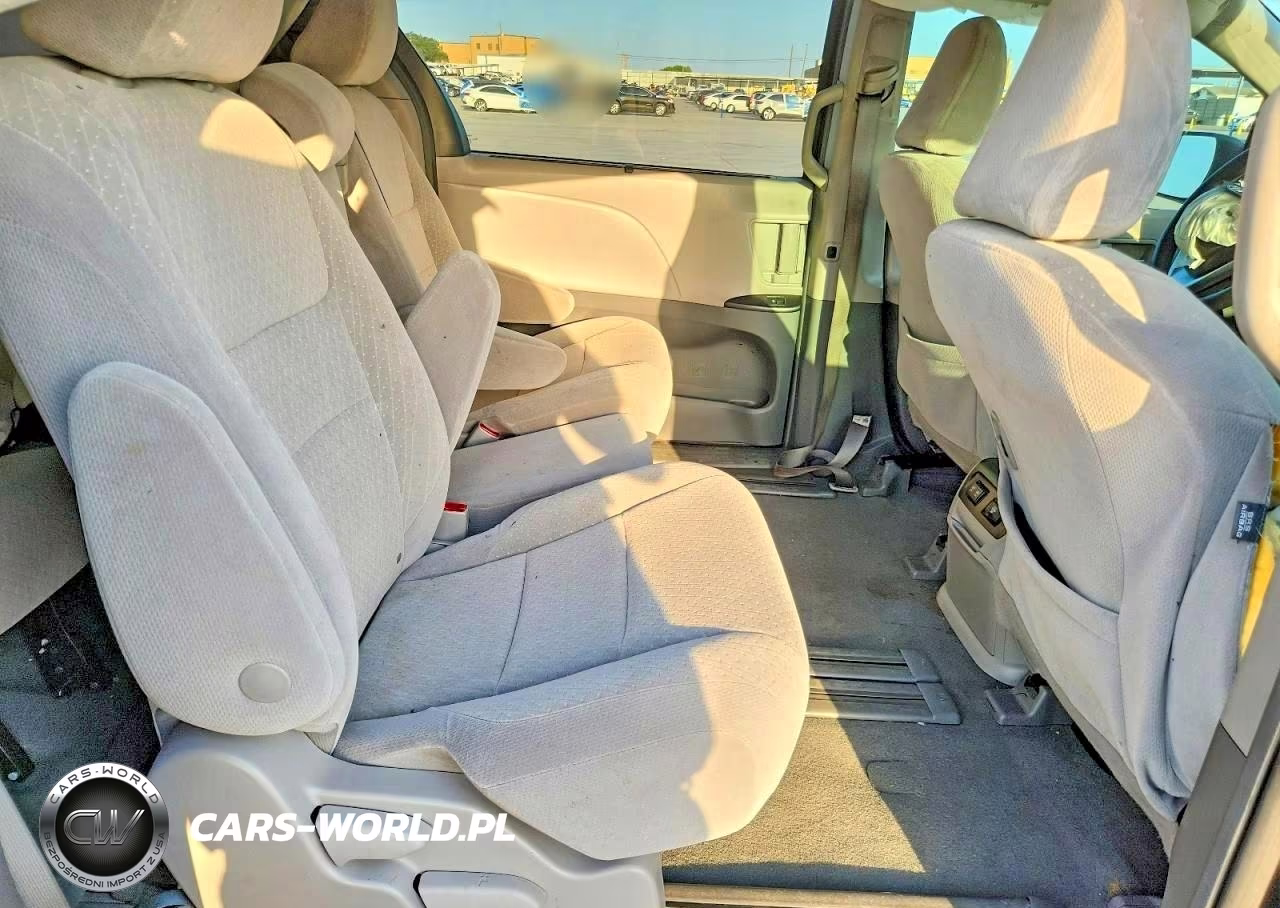 2019 Toyota Sienna Le VIN:5TDKZ3DC5KS008471 - 11