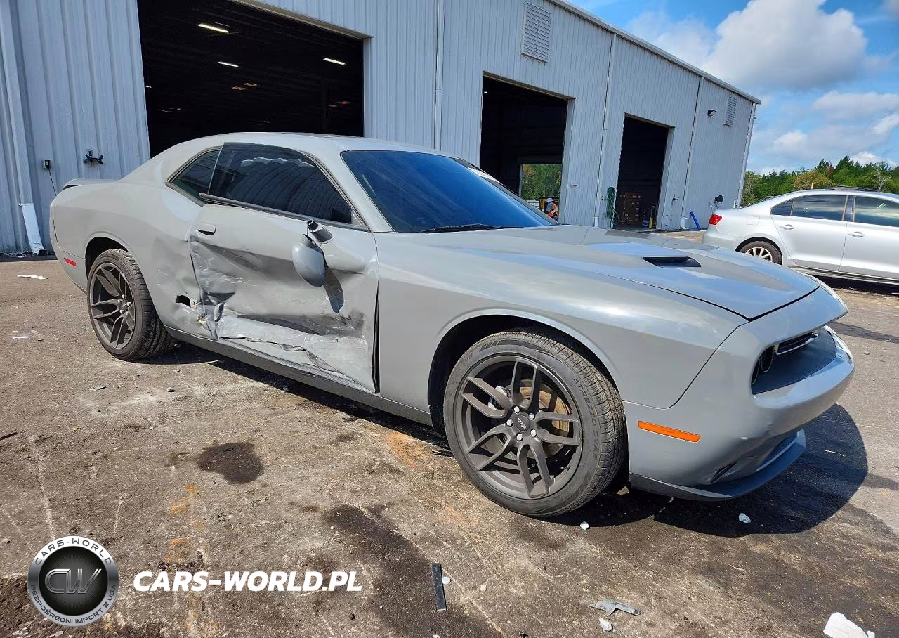 2019 Dodge Challenger Sxt VIN:2C3CDZAG7KH656393 - 4