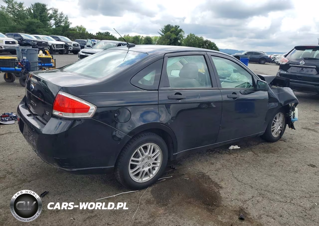 2010 Ford Focus Se VIN:1FAHP3FN2AW219680 - 3