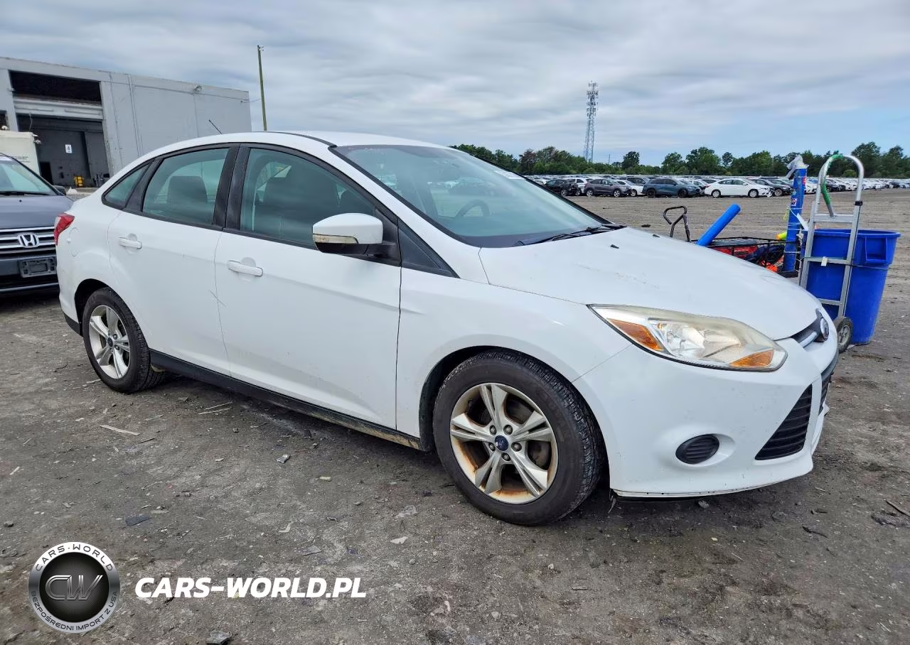 2013 Ford Focus Se VIN:1FADP3F24DL349955 - 4