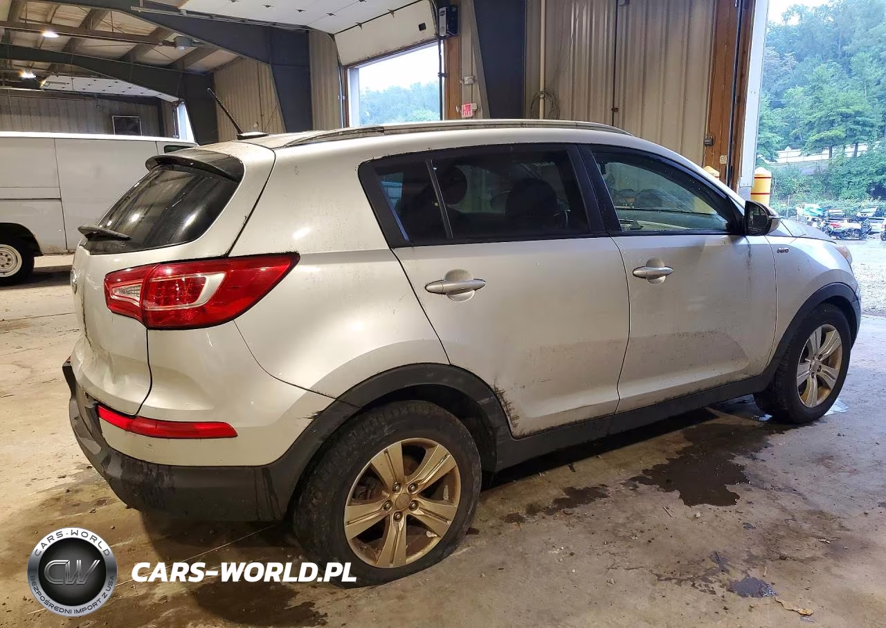 2011 Kia Sportage Lx VIN:KNDPBCA2XB7101096 - 3