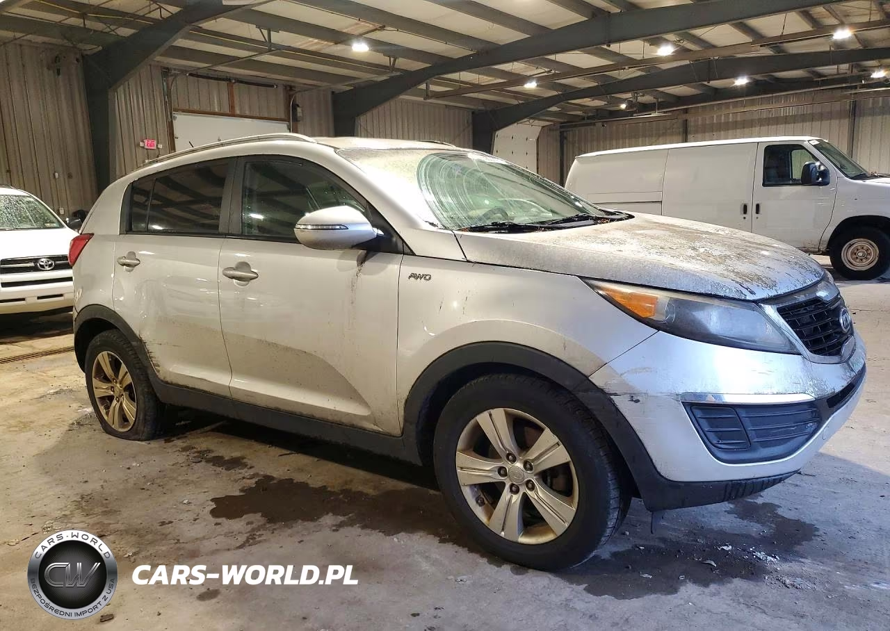 2011 Kia Sportage Lx VIN:KNDPBCA2XB7101096 - 4