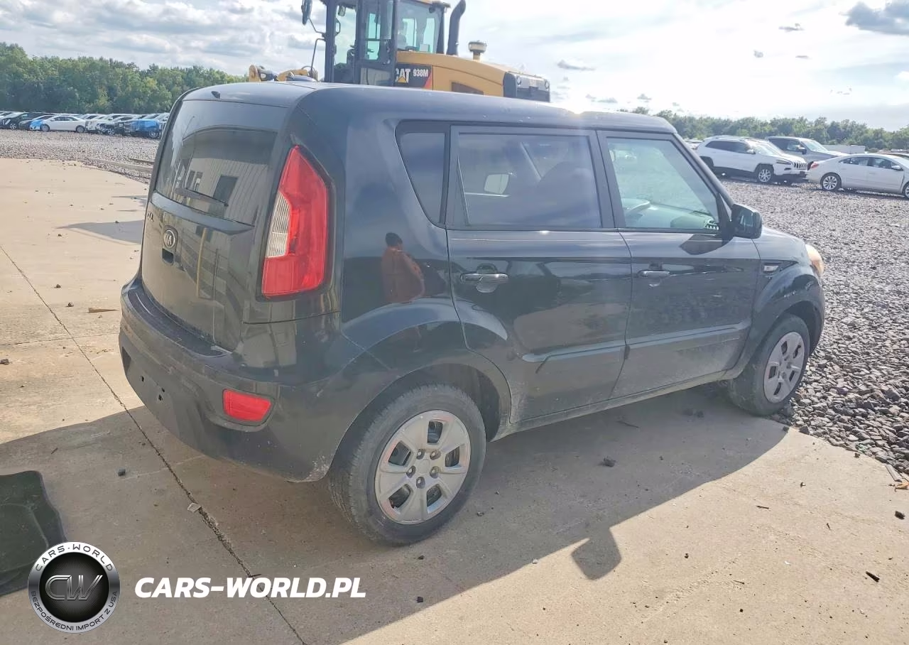 2013 Kia Soul Base VIN:KNDJT2A55D7616579 - 3