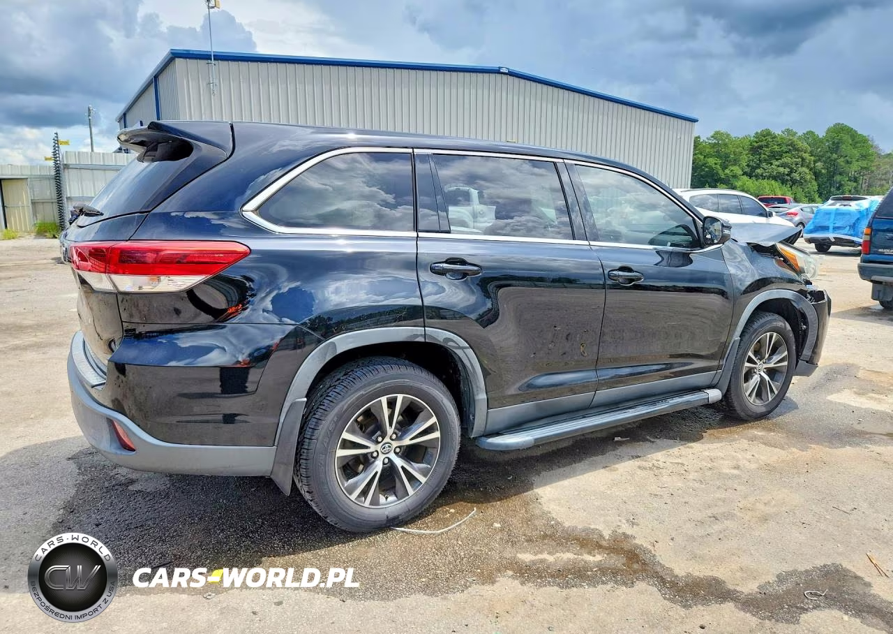 2019 Toyota Highlander Le VIN:5TDBZRFH0KS969166 - 3
