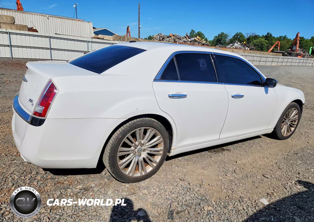 2011 Chrysler 300C Hemi C VIN:2C3CA6CTXBH580959 - 3