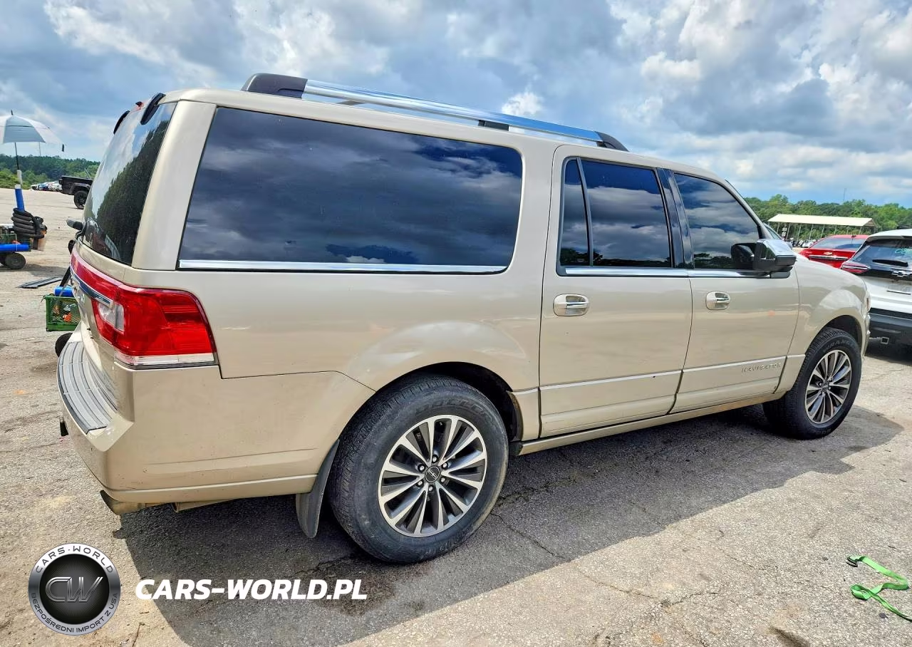 2017 Lincoln Navigator L Select VIN:5LMJJ3JTXHEL07002 - 3