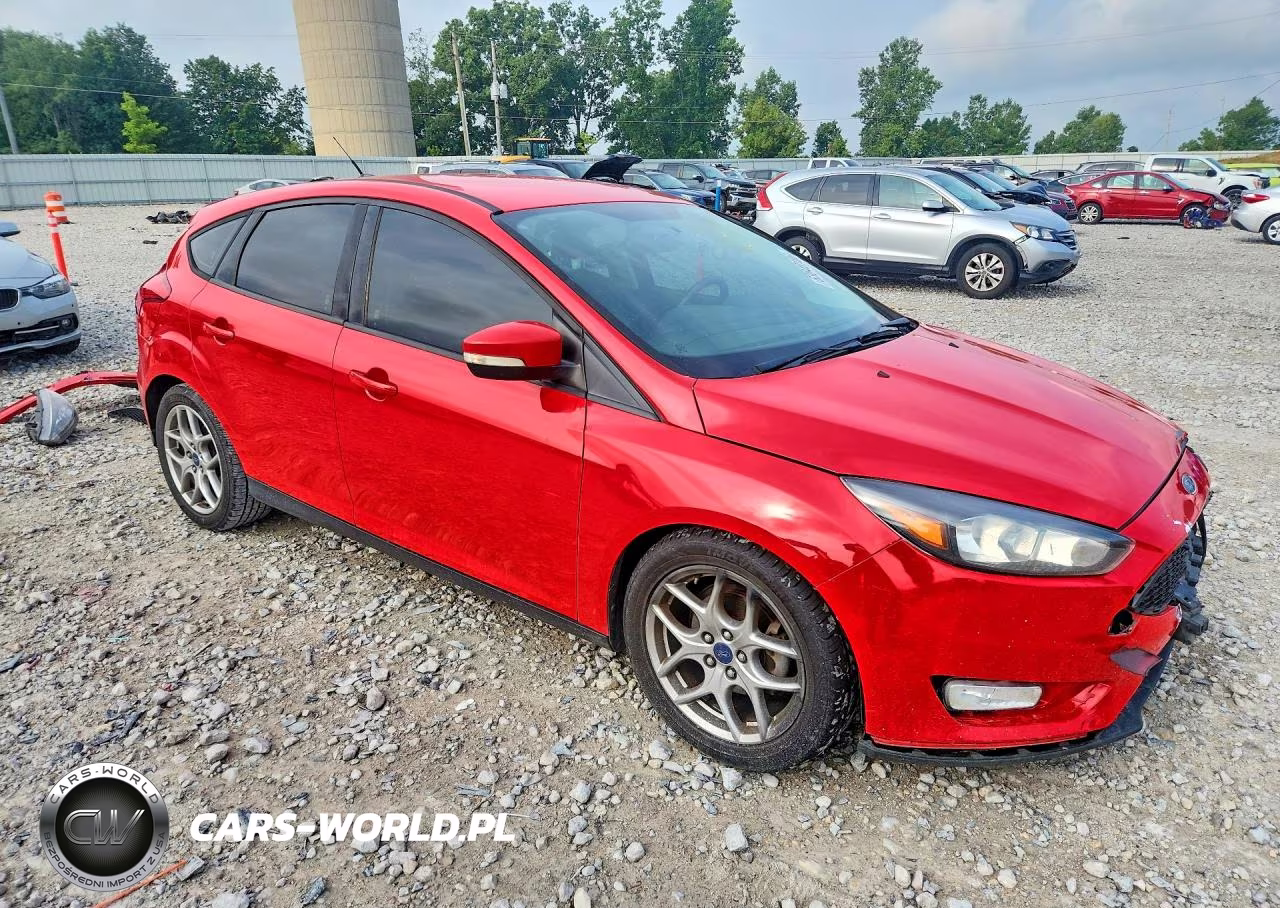 2015 Ford Focus Se VIN:1FADP3K25FL213553 - 4