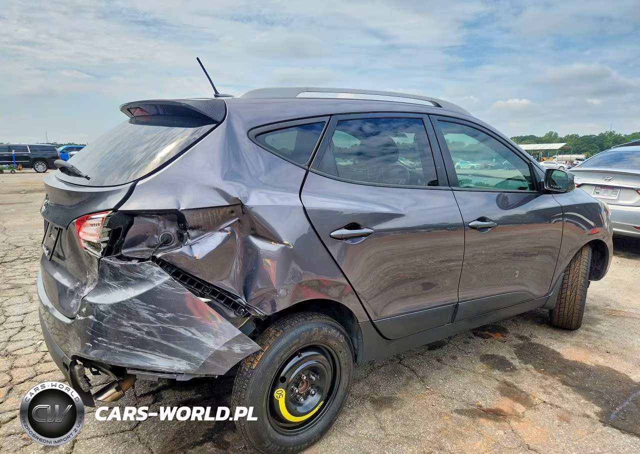 2015 Hyundai Tucson Se VIN:KM8JU3AGXFU967587 - 3