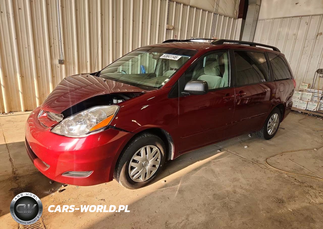 2010 Toyota Sienna Le 7-Passenger