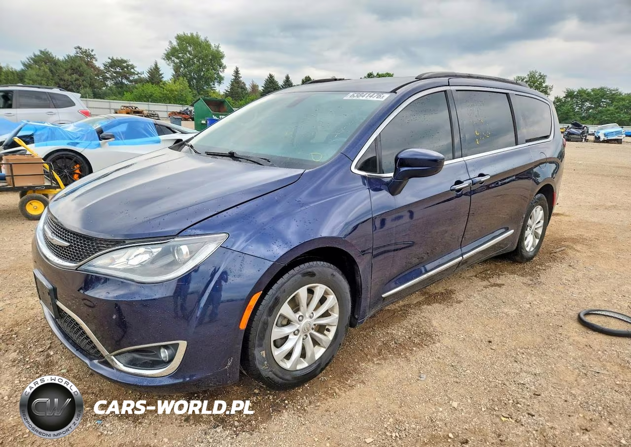2017 Chrysler Pacifica Touring L – zdjęcie 1 z 12