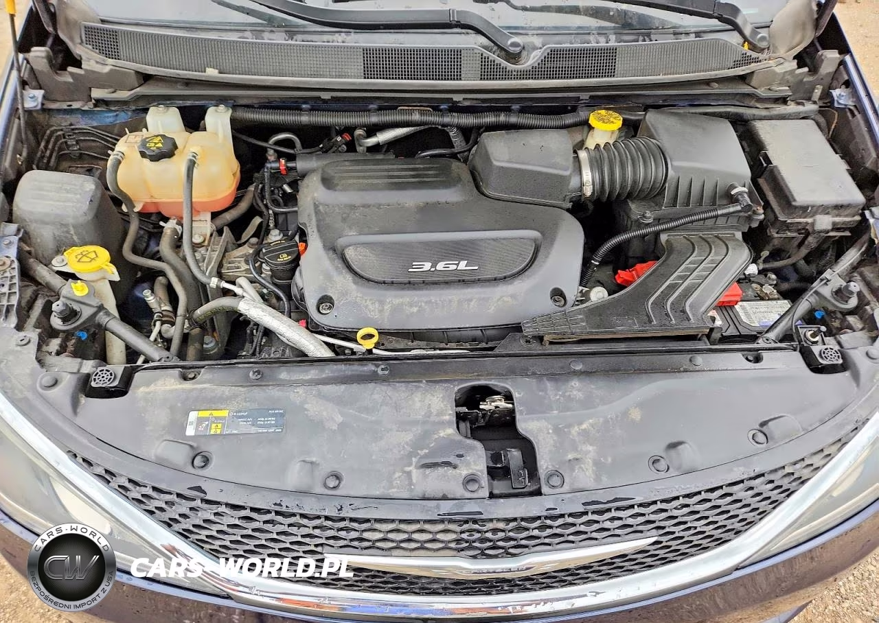 2017 Chrysler Pacifica Touring L VIN:2C4RC1BGXHR831828 - 11