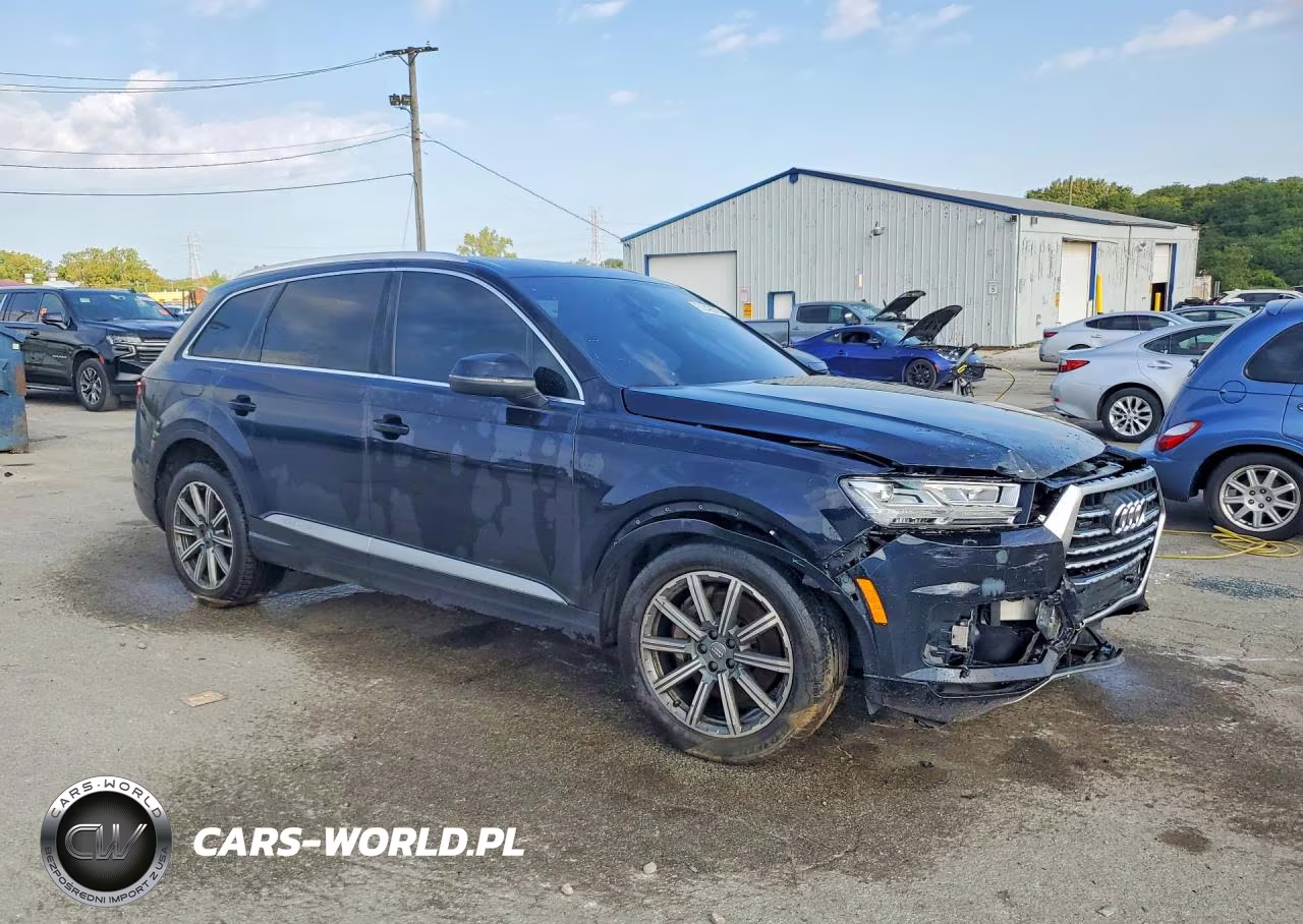 2017 Audi Q7 Premium Plus VIN:WA1LAAF78HD058750 - 4