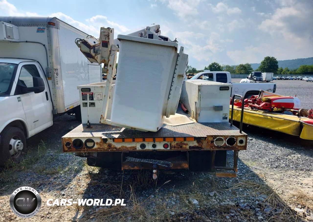 2011 Ford F450 Super Duty Bucket Truck VIN:1FDUF4GY8BED09901 - 6