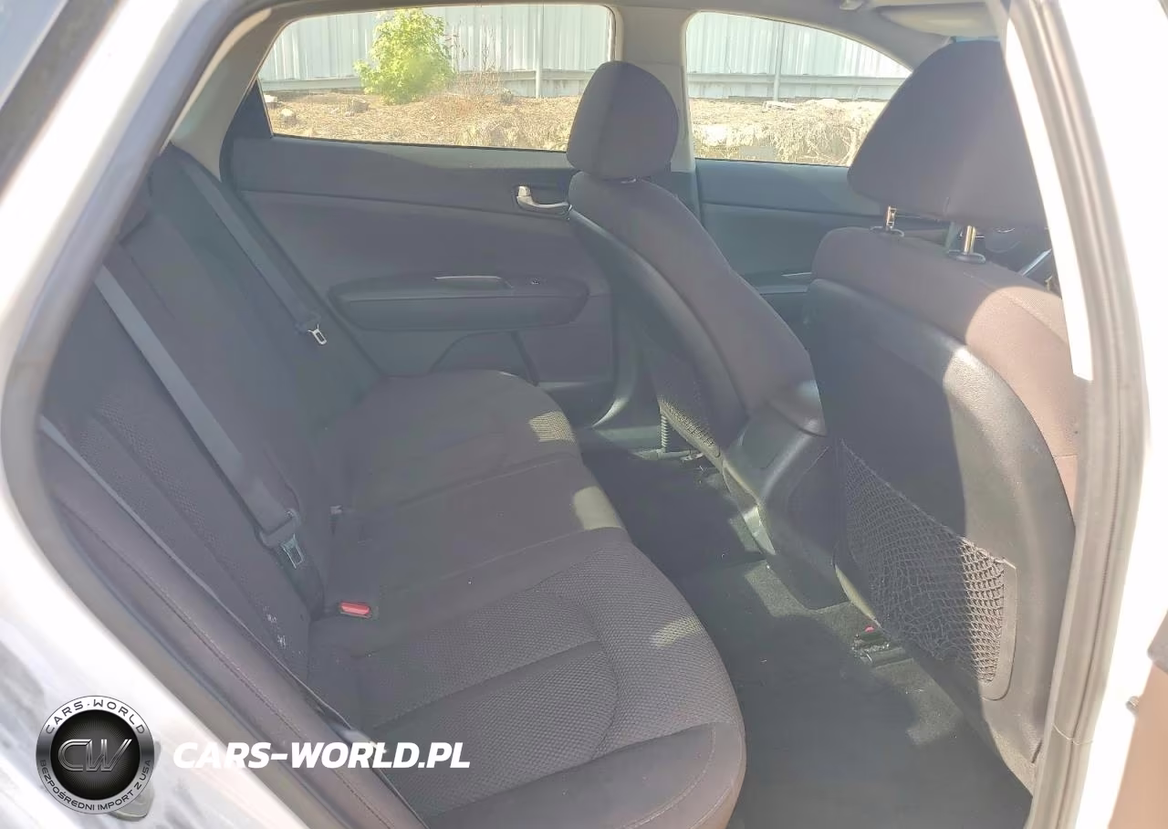 2019 Kia Optima Lx VIN:5XXGT4L39KG334483 - 10