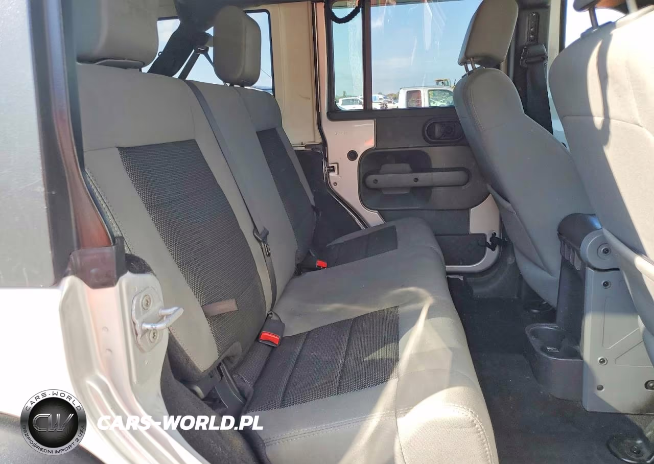 2010 Jeep Wrangler Unlimited Sport VIN:1J4BA3H10AL197671 - 11