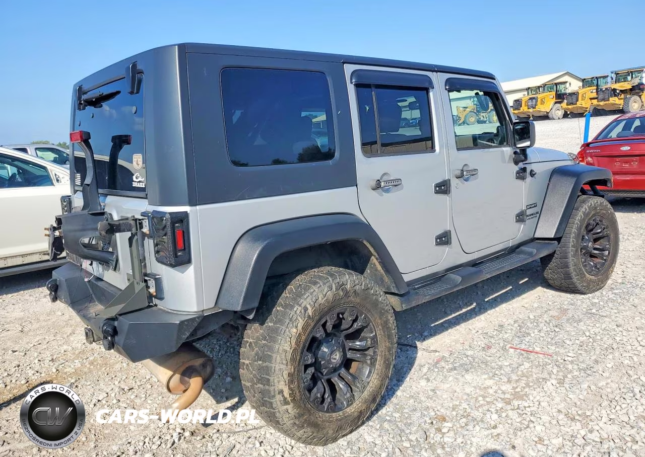 2010 Jeep Wrangler Unlimited Sport VIN:1J4BA3H10AL197671 - 3