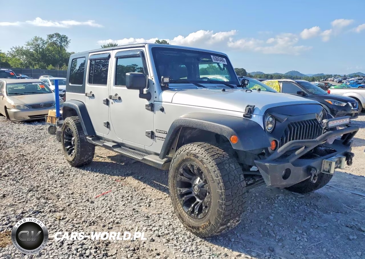 2010 Jeep Wrangler Unlimited Sport VIN:1J4BA3H10AL197671 - 4