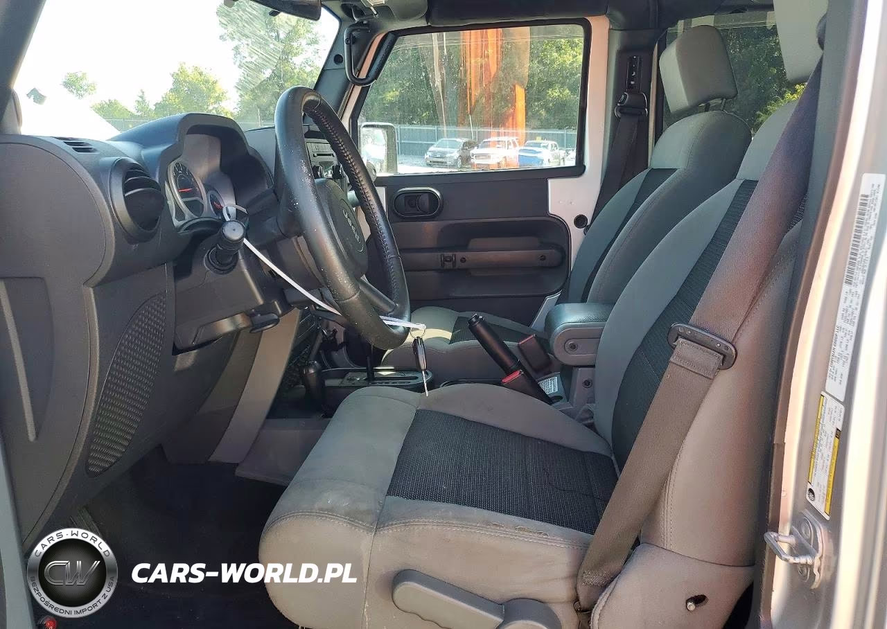 2010 Jeep Wrangler Unlimited Sport VIN:1J4BA3H10AL197671 - 7