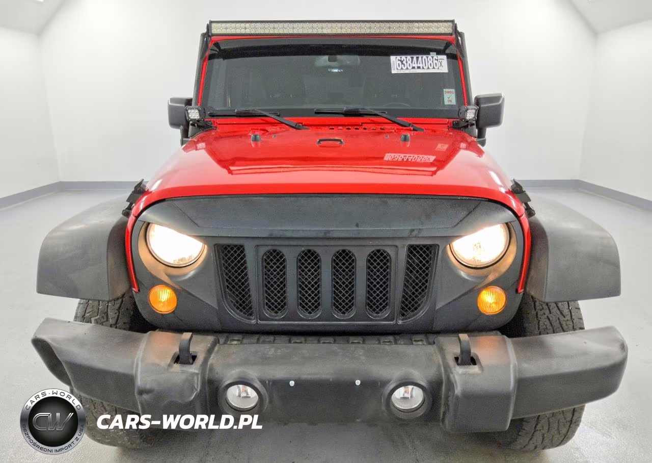 2016 Jeep Wrangler Unlimited Sport VIN:1C4HJWDG9GL313440 - 5