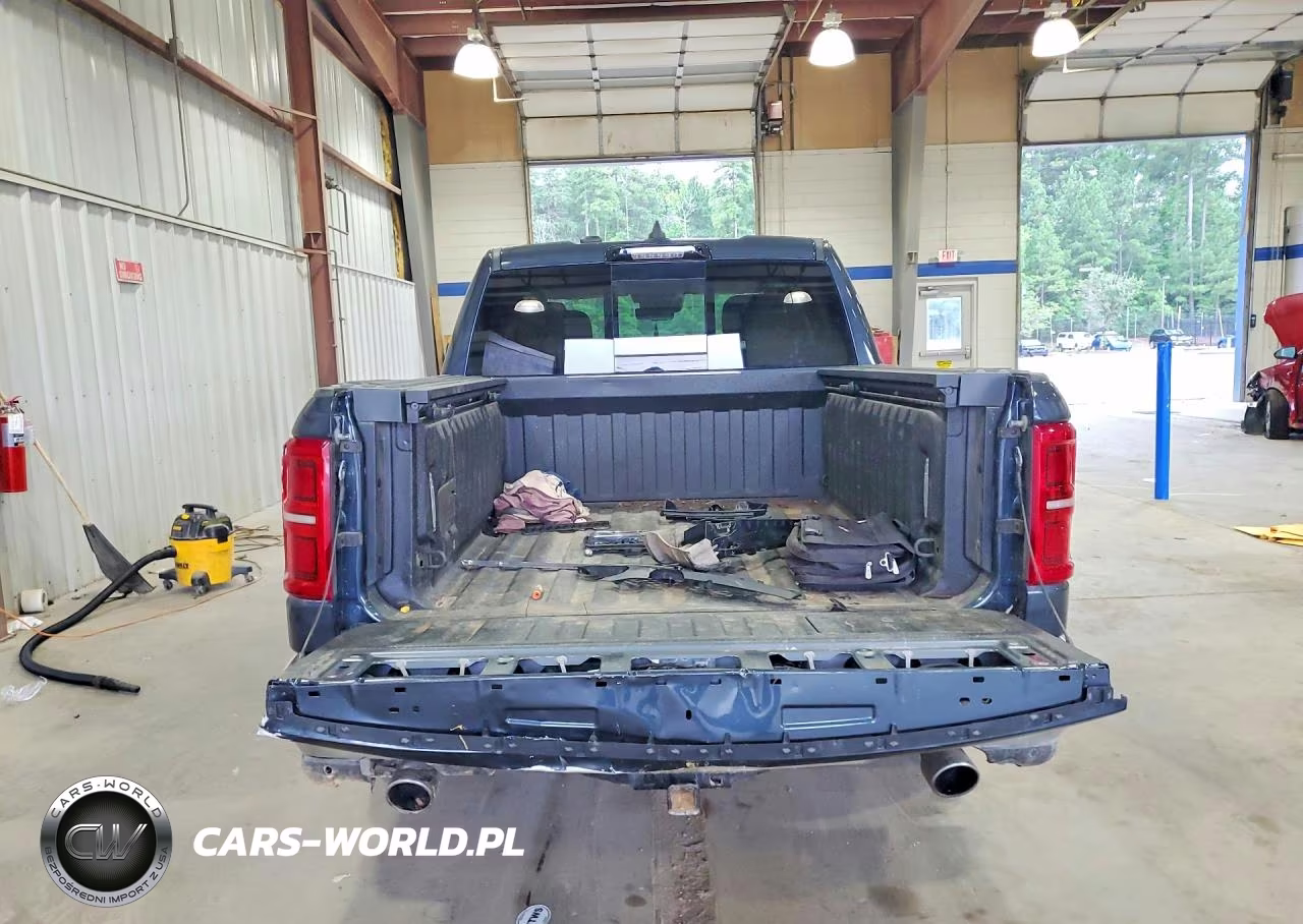 2026 Ram 1500 Limited VIN:1C6SRFHP1TN334619 - 6