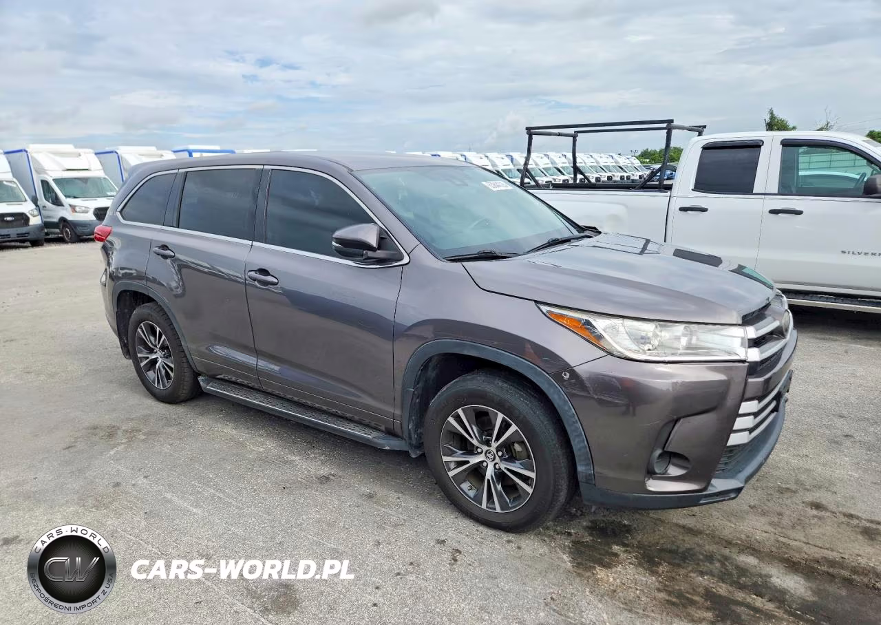 2017 Toyota Highlander Le VIN:5TDZARFH9HS023291 - 4