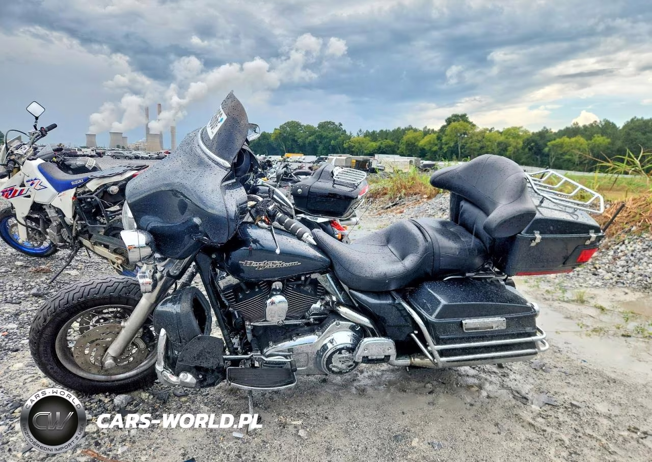 2007 Harley-Davidson Flhtcui VIN:1HD1FC4177Y606414 - 3