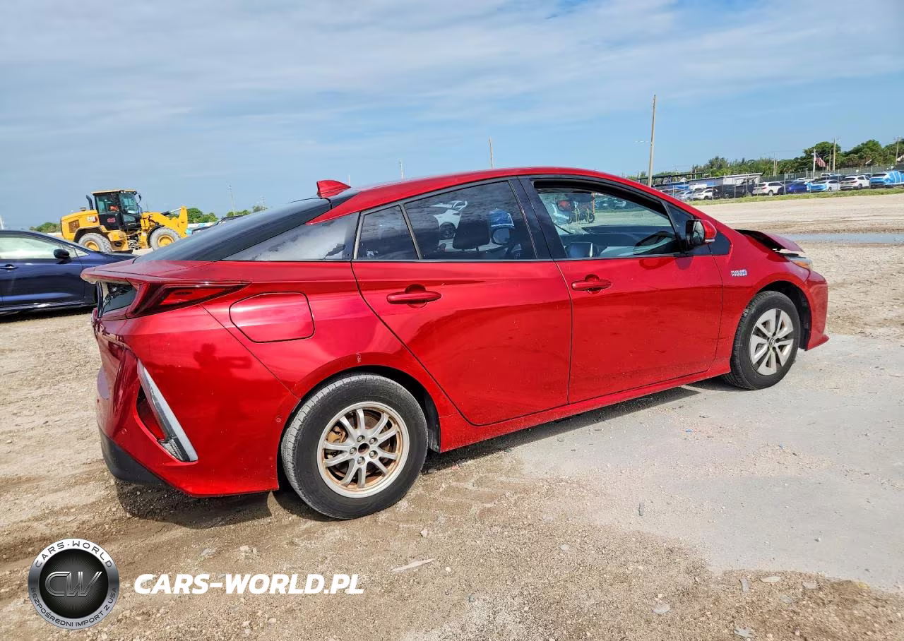 2018 Toyota Prius Prime Advanced VIN:JTDKARFP1J3070542 - 3