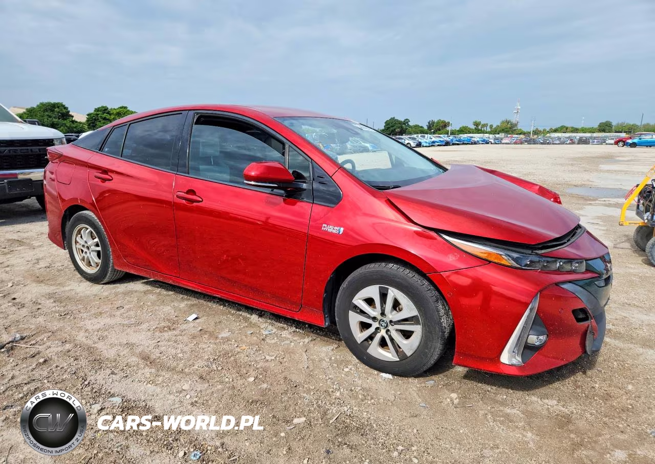 2018 Toyota Prius Prime Advanced VIN:JTDKARFP1J3070542 - 4