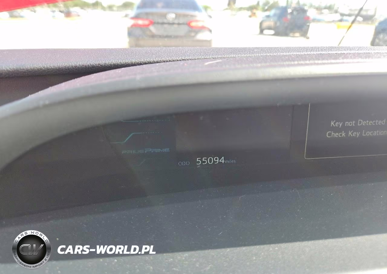 2018 Toyota Prius Prime Advanced VIN:JTDKARFP1J3070542 - 9