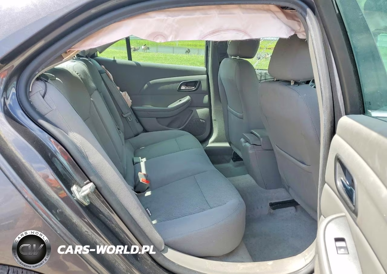 2013 Chevrolet Malibu Ls VIN:1G11B5SAXDF352676 - 10