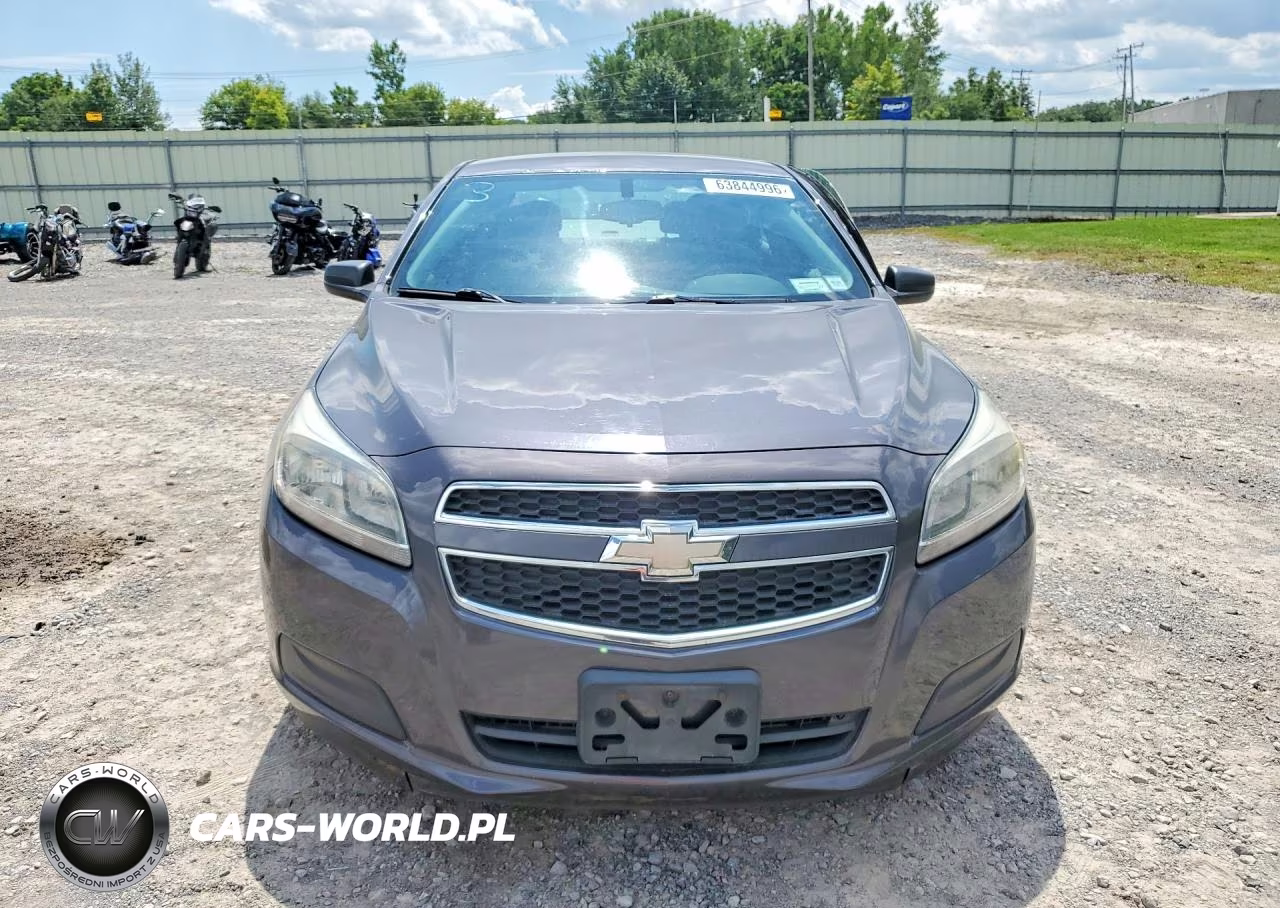 2013 Chevrolet Malibu Ls VIN:1G11B5SAXDF352676 - 5
