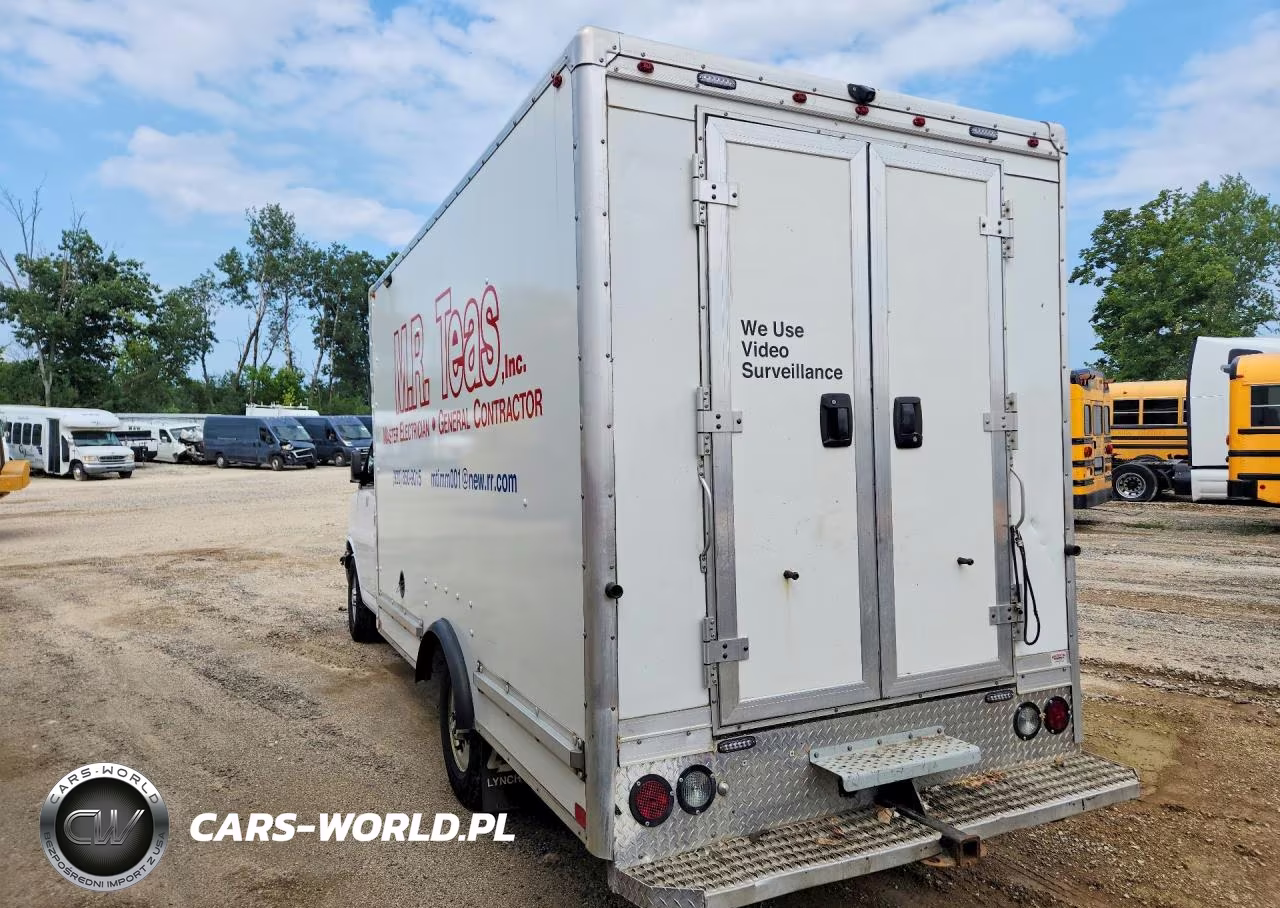 2020 GMC Savana Box - Box Truck VIN:1GD07RFG0L1139642 - 2