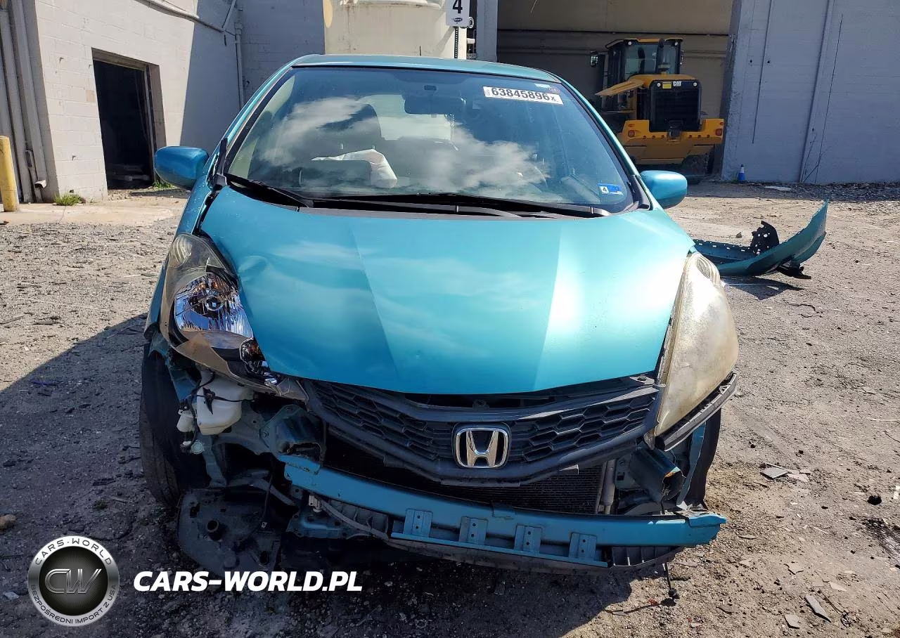 2013 Honda Fit Sport VIN:JHMGE8H59DC000970 - 5