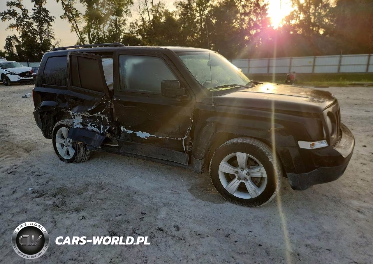 2016 Jeep Patriot Latitude VIN:1C4NJPFB2GD715126 - 4
