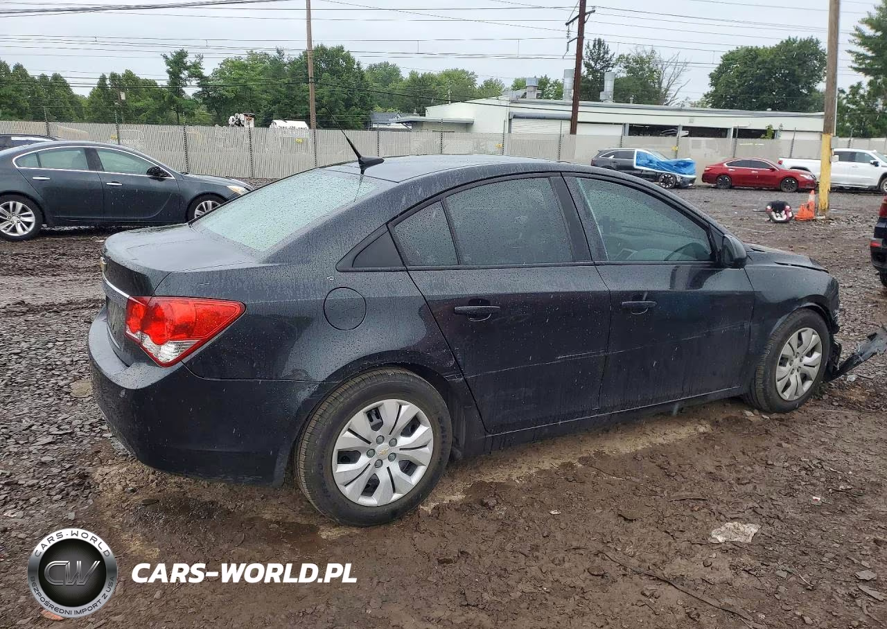 2013 Chevrolet Cruze Ls VIN:1G1PA5SG2D7308585 - 3