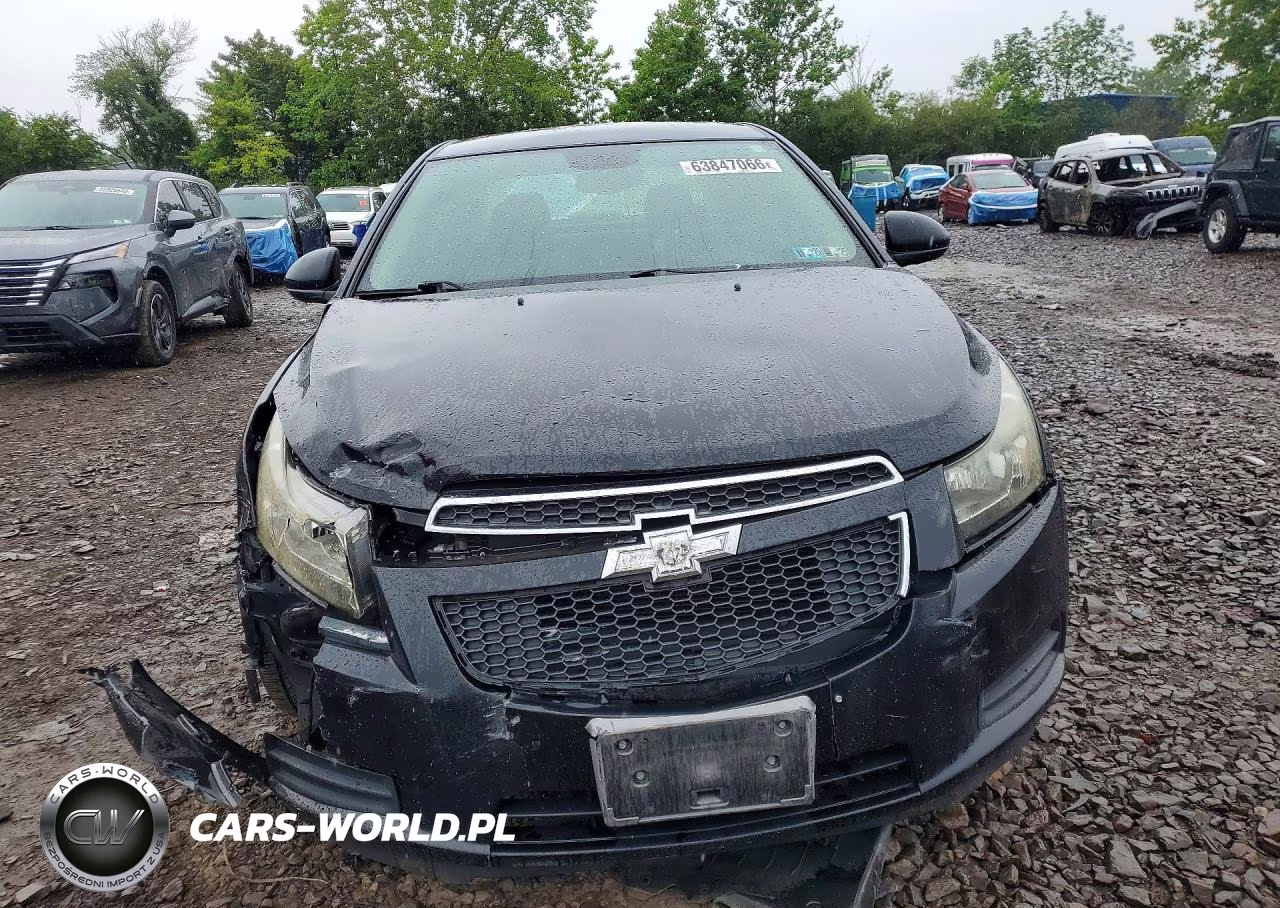 2013 Chevrolet Cruze Ls VIN:1G1PA5SG2D7308585 - 5